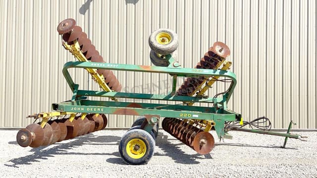 Image of John Deere 220 equipment image 2