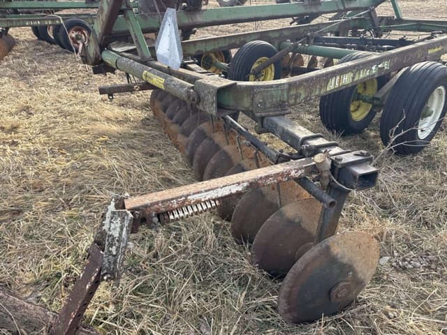 Image of John Deere 220 equipment image 2