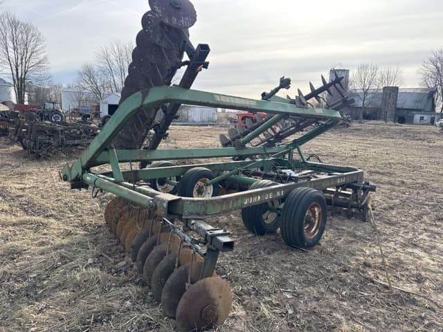 Image of John Deere 220 equipment image 3