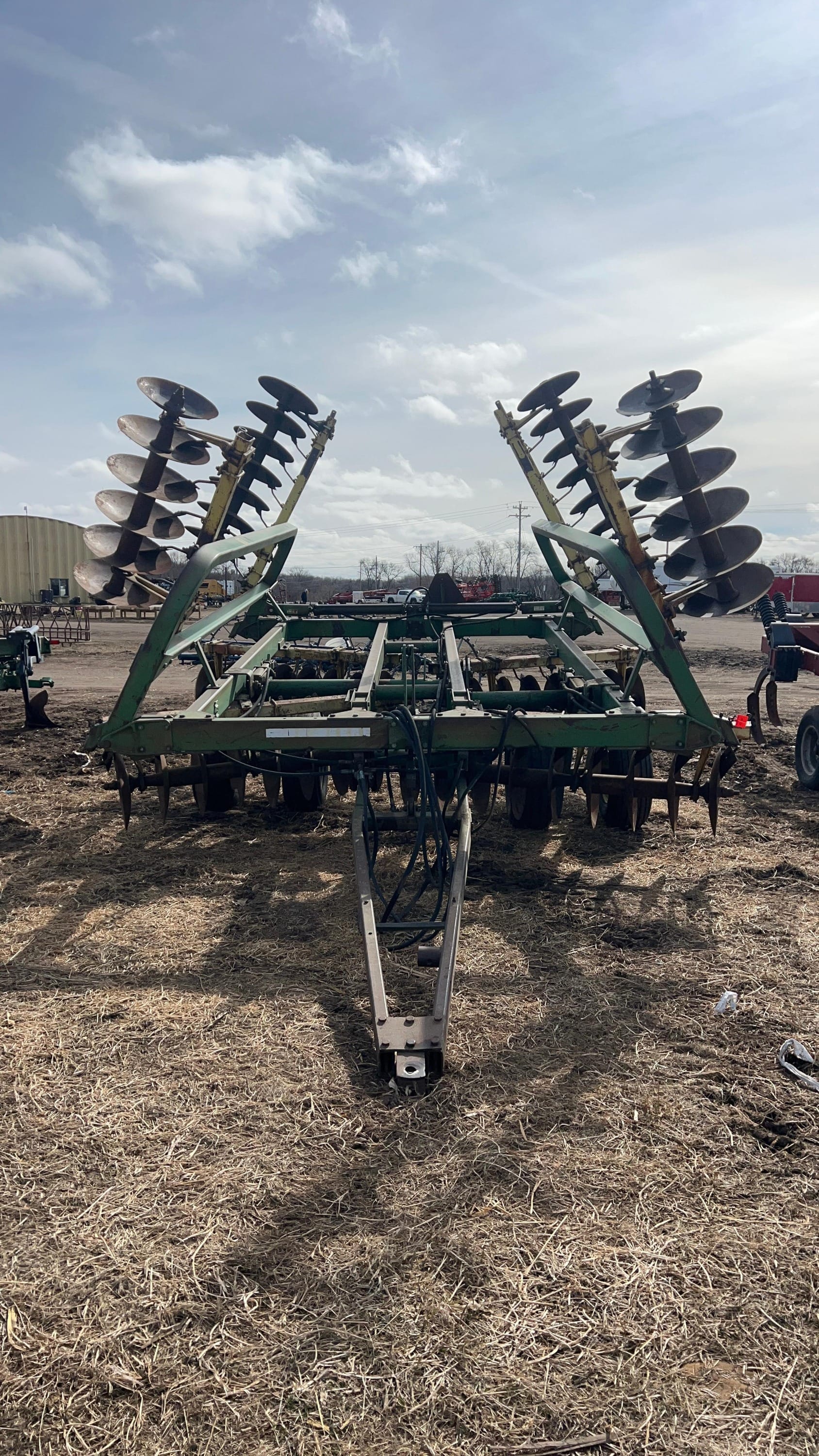 John Deere 220 Equipment Image0