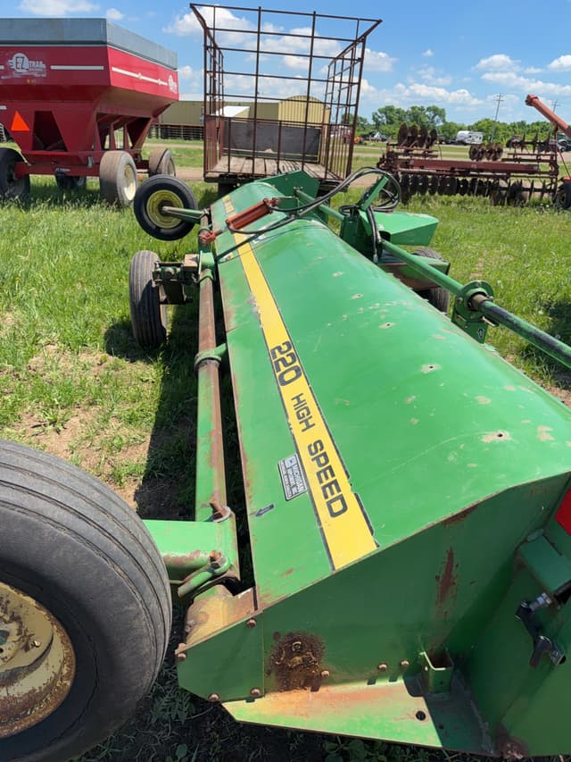 Image of John Deere 220 equipment image 3