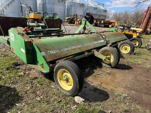 Image of John Deere 220 equipment image 3