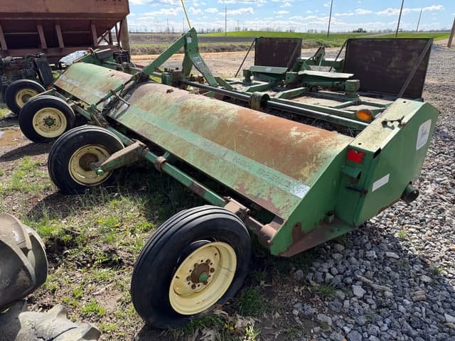Image of John Deere 220 equipment image 2
