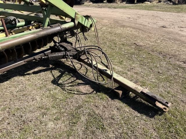 Image of John Deere 220 equipment image 1