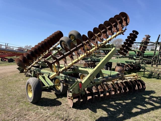 Image of John Deere 220 equipment image 4