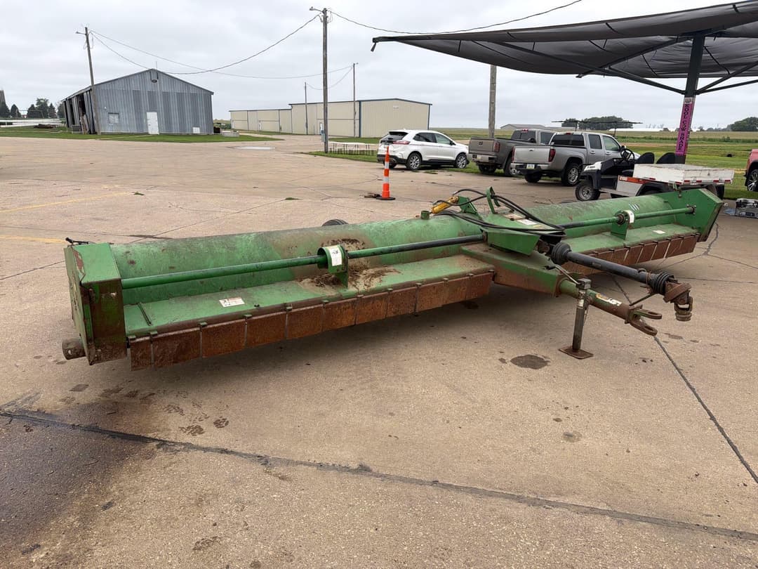 Image of John Deere 220 Primary image