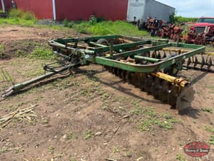 John Deere 220 Image