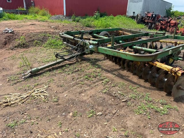 Image of John Deere 220 equipment image 4