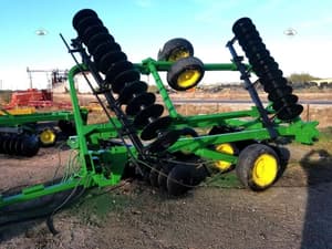 John Deere 220 Image