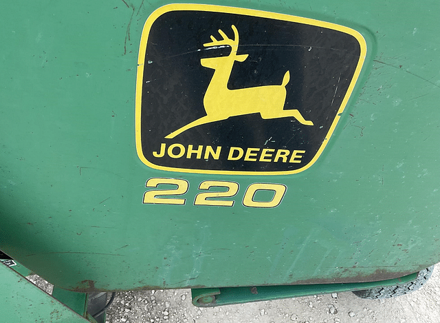 Image of John Deere 220 equipment image 1