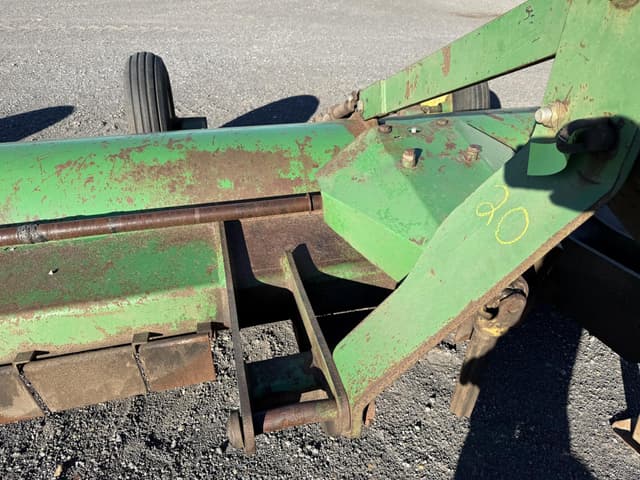 Image of John Deere 220 equipment image 4