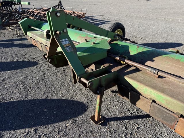 Image of John Deere 220 equipment image 2