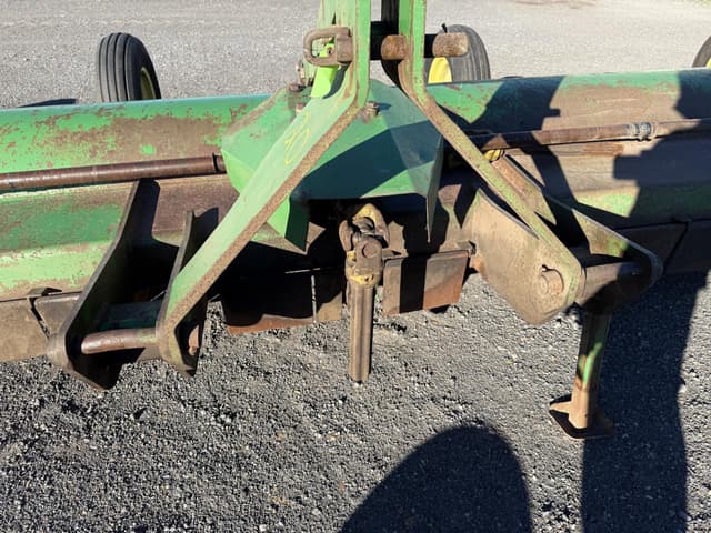 Image of John Deere 220 equipment image 3