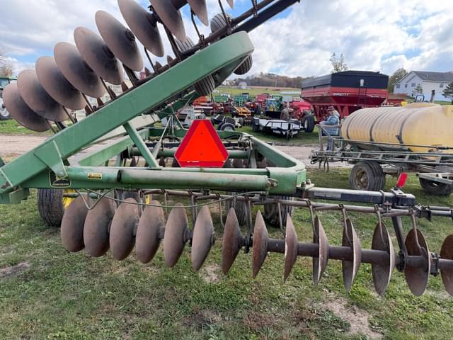 Image of John Deere 220 equipment image 4