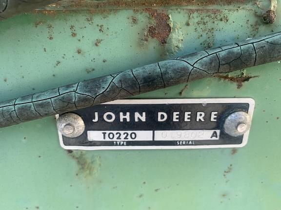 Image of John Deere 220 equipment image 4