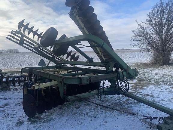 Image of John Deere 220 equipment image 2