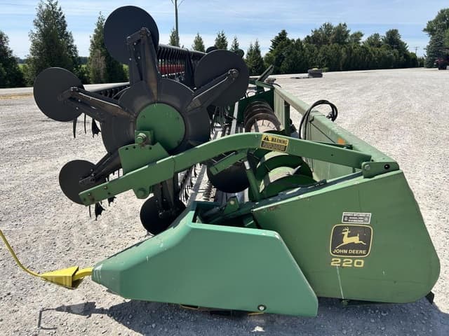 Image of John Deere 220 equipment image 4