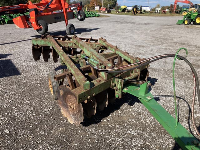 Image of John Deere 220 equipment image 1