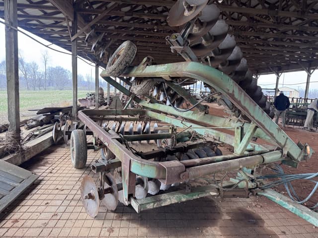 Image of John Deere 220 equipment image 3