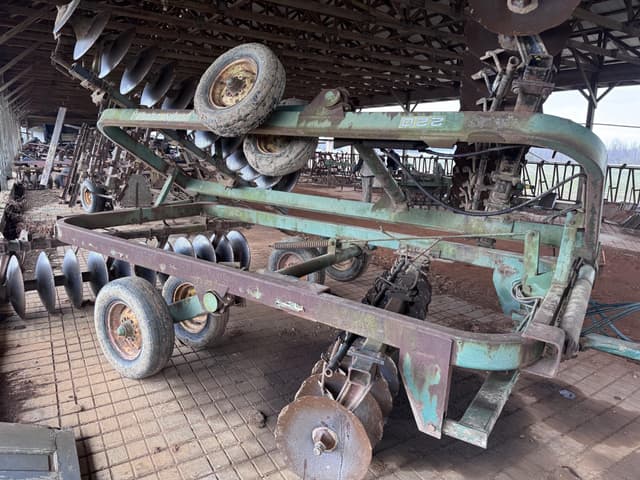 Image of John Deere 220 equipment image 2