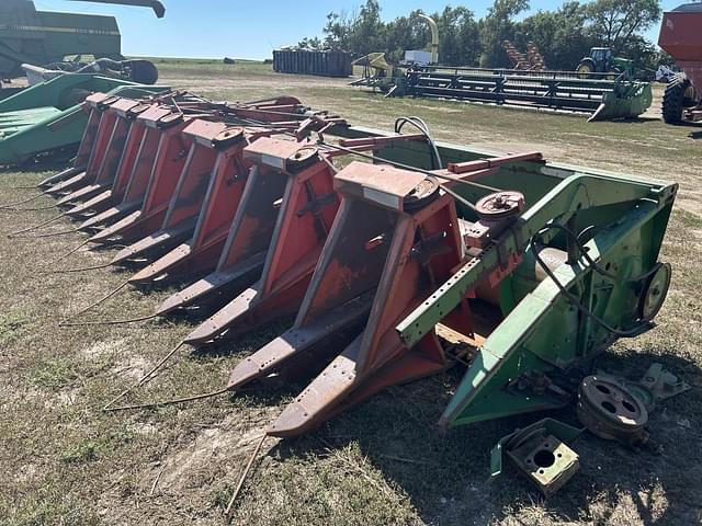 Image of John Deere 220 equipment image 2