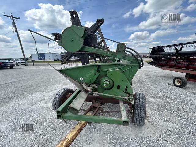 Image of John Deere 220 equipment image 1