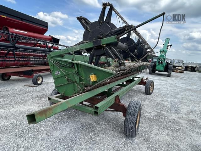 Image of John Deere 220 equipment image 3