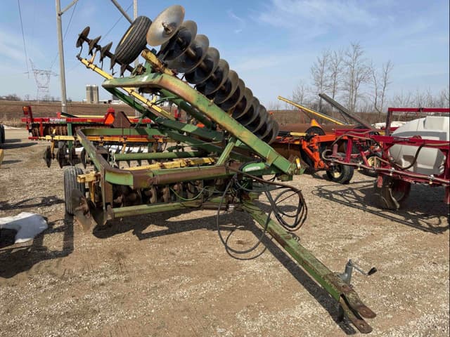 Image of John Deere 220 equipment image 4