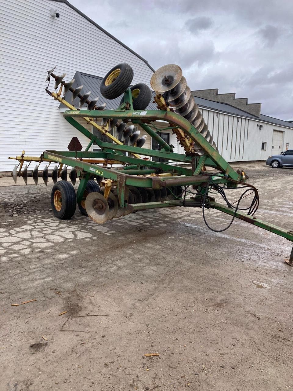 Image of John Deere 220 Primary image