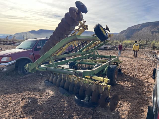 Image of John Deere 220 equipment image 3