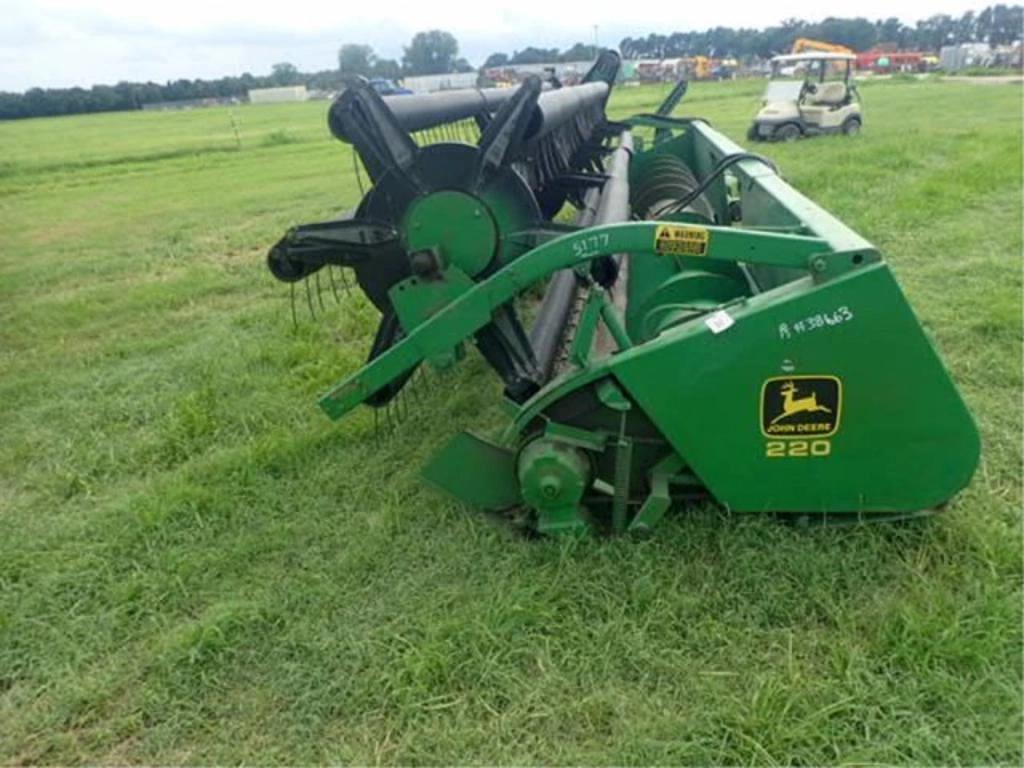 Image of John Deere 220 Primary image