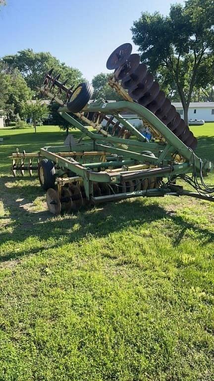 Image of John Deere 220 Primary image