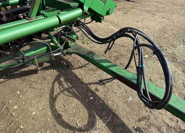 Image of John Deere 220 equipment image 3