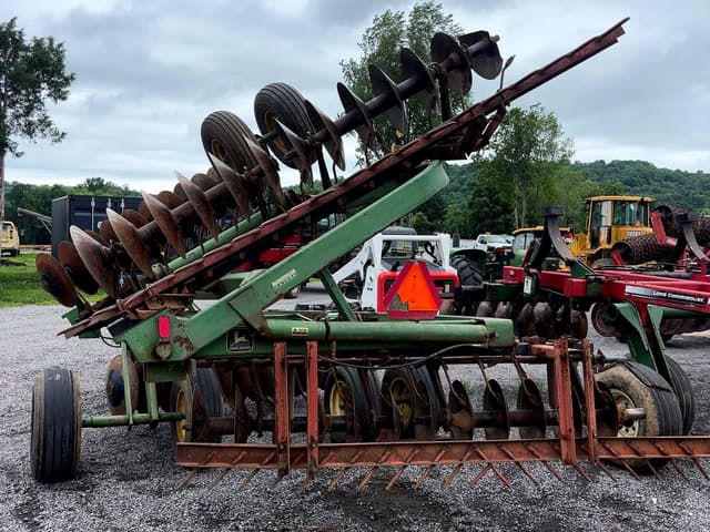 Image of John Deere 220 equipment image 4
