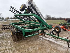 John Deere 220 Image