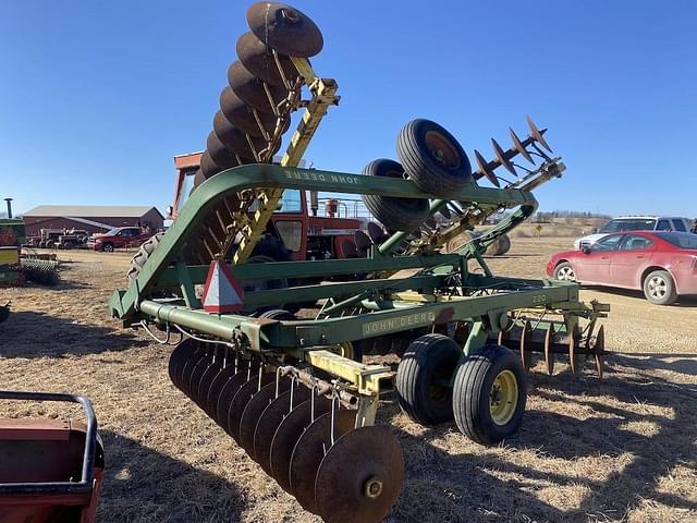 Image of John Deere 220 equipment image 3