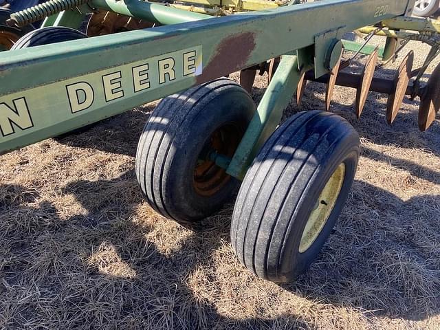 Image of John Deere 220 equipment image 4