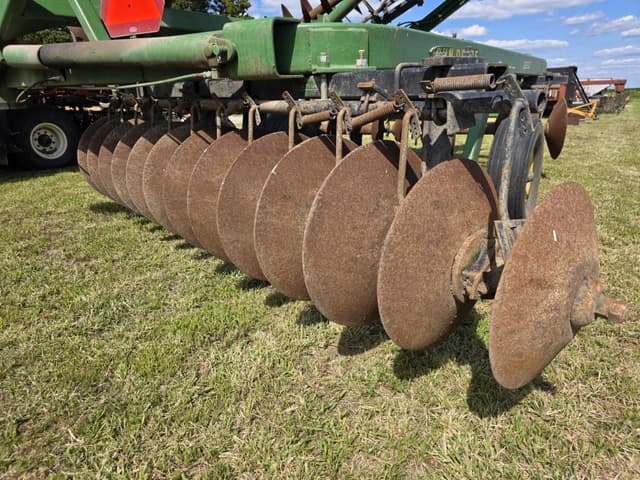 Image of John Deere 220 equipment image 2