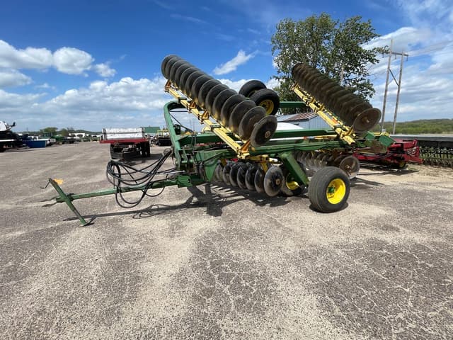 Image of John Deere T0220 equipment image 4