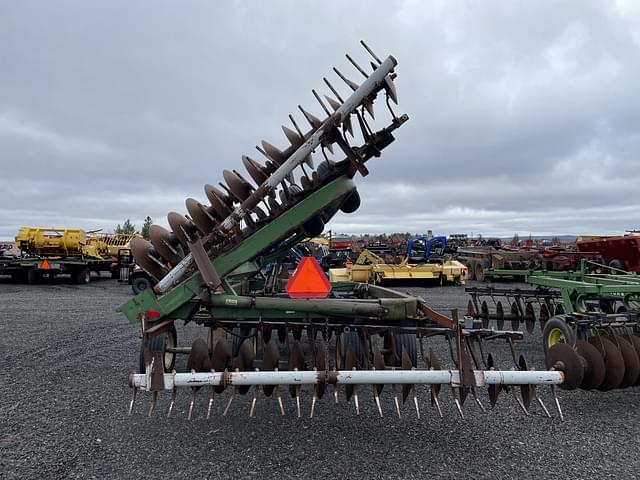 Image of John Deere 220 equipment image 3