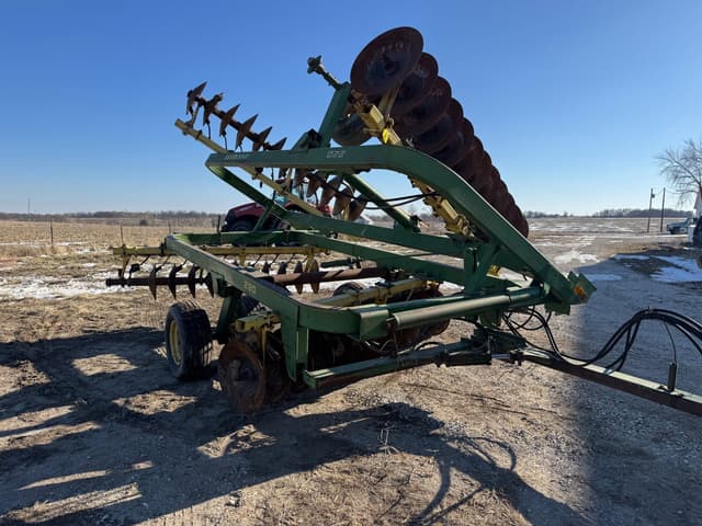 Image of John Deere 220 equipment image 1