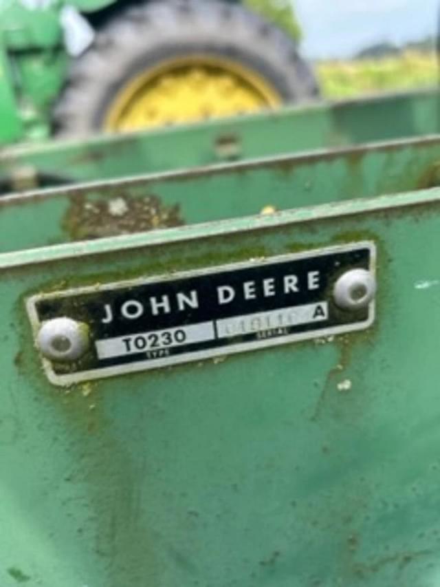 Image of John Deere 220 equipment image 4