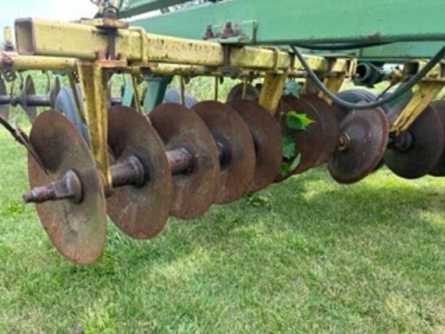 Image of John Deere 220 equipment image 3