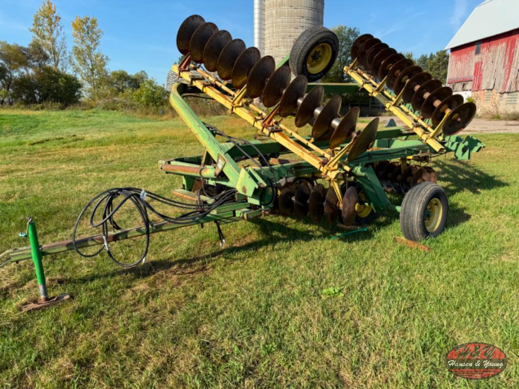 Image of John Deere 220 Primary image