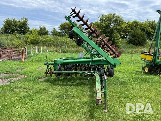 Image of John Deere 220 equipment image 1