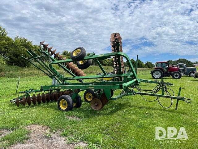 Image of John Deere 220 equipment image 4