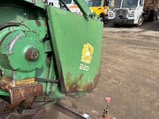 Image of John Deere 220 equipment image 2