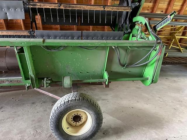 Image of John Deere 220 equipment image 1