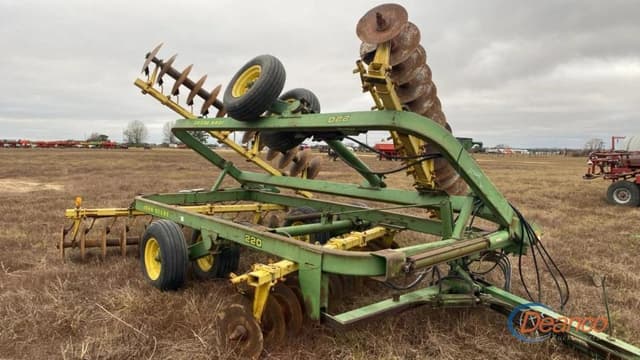 Image of John Deere 220 equipment image 1