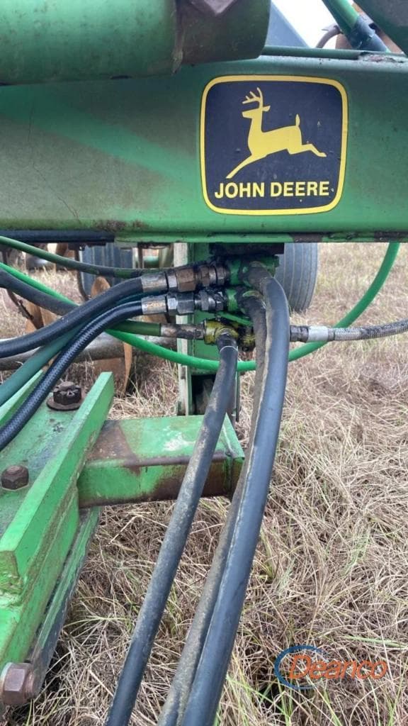 Image of John Deere 220 equipment image 1